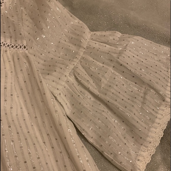 Boho Style Flowy Top w/ Metallic Accents S: 7/8 - Picture 3 of 5